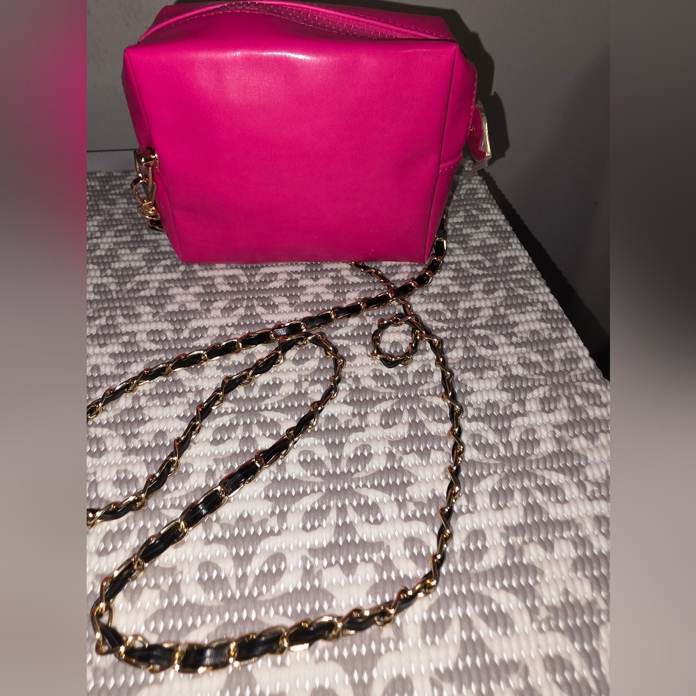 Yves Saint Laurent Pink Crossbody Bag with Gold Chain - Picture 8 of 11